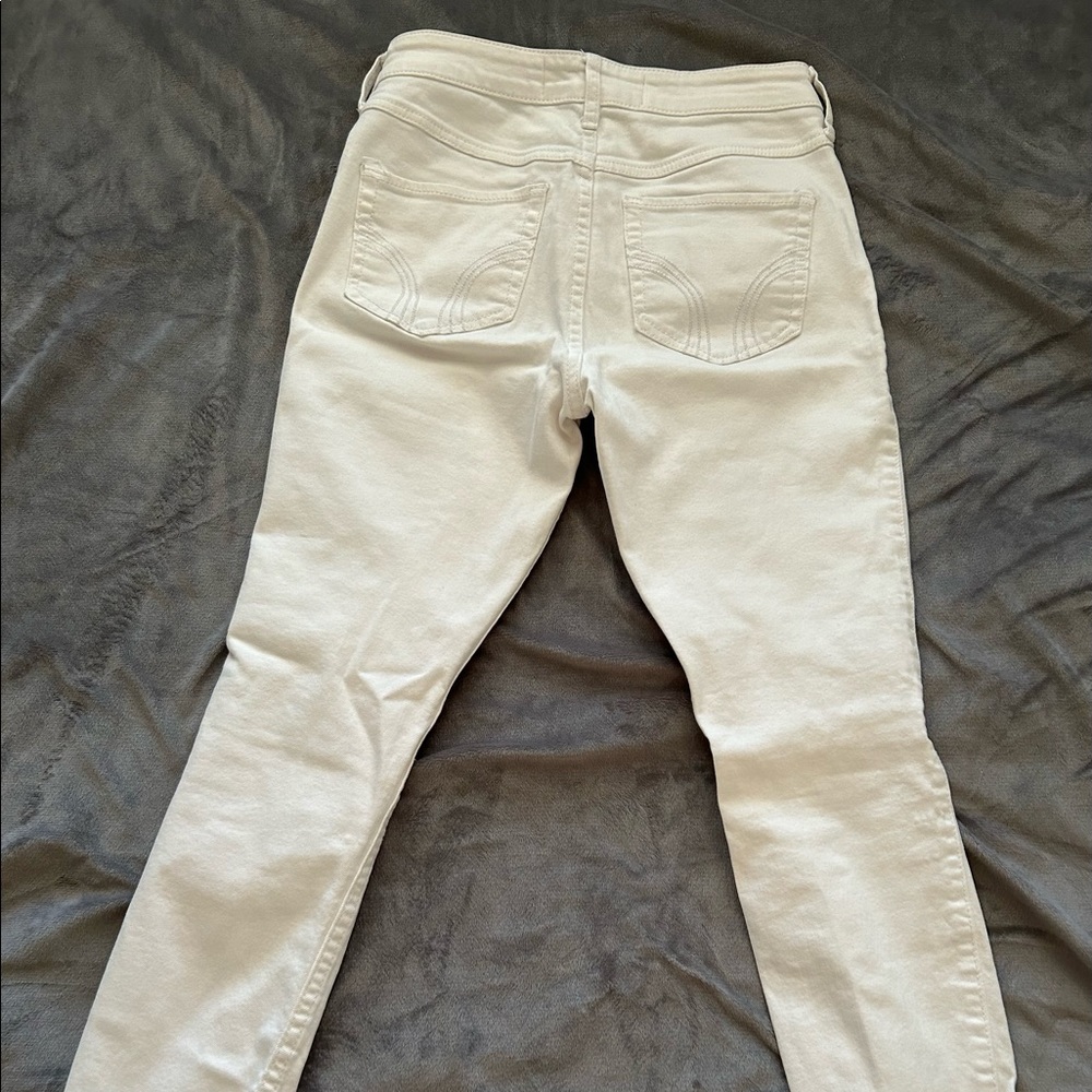 White Hollister Cropped High Rise Jeans w/ Rips - Picture 2 of 5